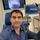 Lekarz na tle aparatury do USG